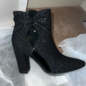 Never used beautiful sparkly booties size 40